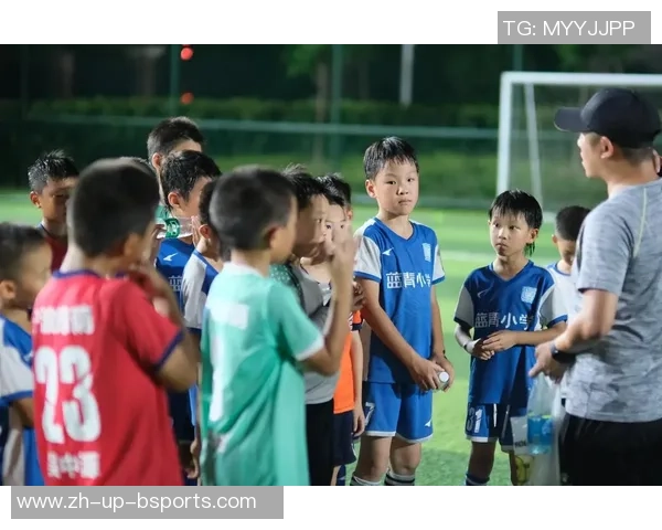 足球踢键的魅力与技巧解析让你在球场上大放异彩的秘诀与训练方法